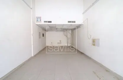 Retail - Studio for rent in Industrial Building 13 - Industrial Area 13 - Sharjah Industrial Area - Sharjah