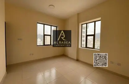Apartment - 1 Bedroom - 2 Bathrooms for rent in Corniche Tower - Ajman Corniche Road - Ajman