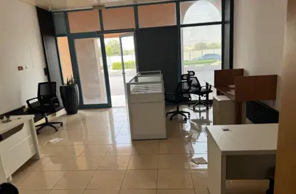 متجر - استوديو - 1 حمام للايجار في M04 - طراز فارسي - المدينة الدولية - دبي
