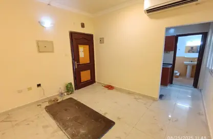 Apartment - Studio - 1 Bathroom for rent in Al Naba'ah - Al Sharq - Sharjah