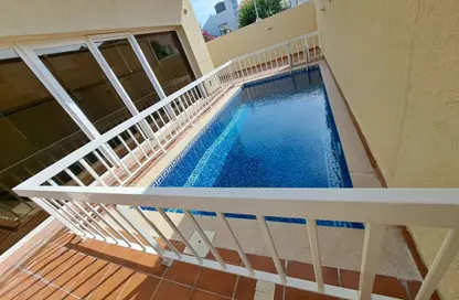 Villa - 5 Bedrooms - 5 Bathrooms for rent in Jumeirah 1 Villas - Jumeirah 1 - Jumeirah - Dubai
