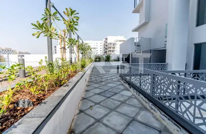 Apartment - 2 Bedrooms - 2 Bathrooms for rent in Oasis 1 - Oasis Residences - Masdar City - Abu Dhabi