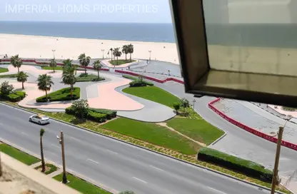 Apartment - 3 Bedrooms - 3 Bathrooms for rent in Ajman Corniche Residences - Ajman Corniche Road - Ajman
