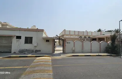 Villa - 4 Bedrooms - 5 Bathrooms for sale in Halwan - Sharjah