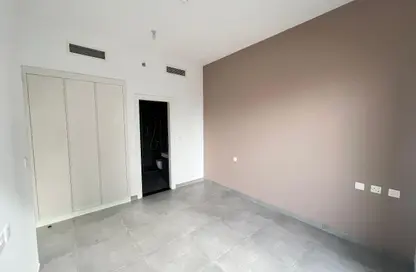 Apartment - 1 Bedroom - 2 Bathrooms for rent in Lucky 1 Residence - Jumeirah Village Circle - Dubai
