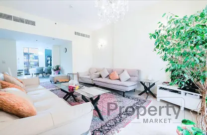 Apartment - 3 Bedrooms - 4 Bathrooms for sale in Silicon Gates 1 - Silicon Gates - Dubai Silicon Oasis - Dubai
