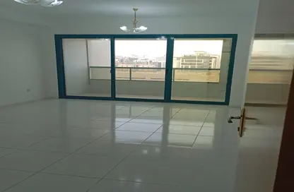 Apartment - 2 Bedrooms - 2 Bathrooms for rent in White Crown Building - Sheikh Zayed Road - Dubai
