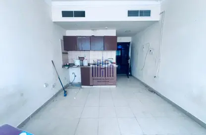 Apartment - Studio - 1 Bathroom for rent in Fire Station Road - Muwaileh - Sharjah