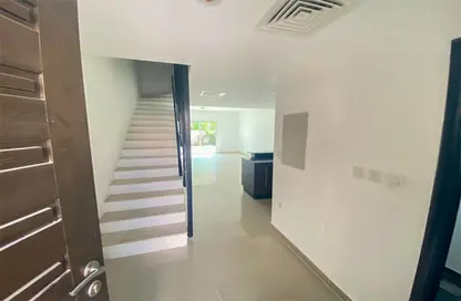 Villa - 2 Bedrooms - 3 Bathrooms for rent in Contemporary Style - Al Reef Villas - Al Reef - Abu Dhabi
