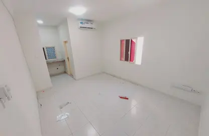 Apartment - Studio - 1 Bathroom for rent in Fire Station Road - Muwaileh - Sharjah