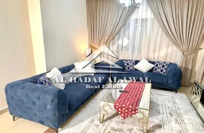 شقة - 2 غرف نوم - 2 حمامات للايجار في برج منازل 5 - شارع التعاون - التعاون - الشارقة