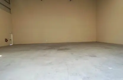 مستودع - استوديو - 1 حمام للايجار في أم الثعوب - أم القيوين