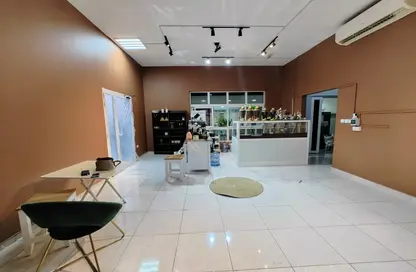 Shop - Studio - 1 Bathroom for rent in Zakher - Al Ain