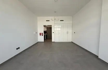 Apartment - 1 Bathroom for rent in V2 - Dubai Sports City - Dubai