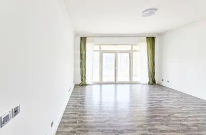Apartment - 2 Bedrooms - 3 Bathrooms for sale in Al Hallawi - Shoreline Apartments - Palm Jumeirah - Dubai