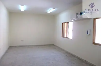 سكن عمال - استوديو - 8 حمامات للايجار في دفن النخيل - رأس الخيمة