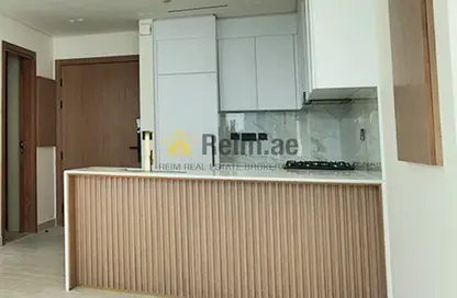 شقة - غرفة نوم - 2 حمامات للايجار في بن غاطي عنبر - قرية الجميرا سركل - دبي