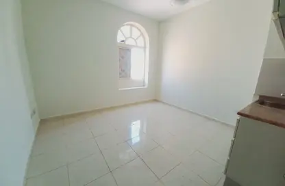 Apartment - Studio - 1 Bathroom for rent in Fire Station Road - Muwaileh - Sharjah