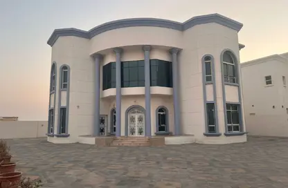 Villa - 5 Bedrooms - 7 Bathrooms for rent in Al Suyoh - Sharjah