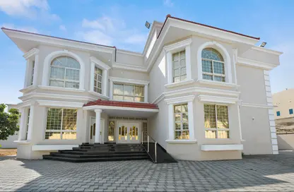Villa - 4 Bedrooms - 4 Bathrooms for rent in Al Safa 2 - Al Safa - Dubai