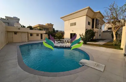 Villa - 5 Bedrooms - 5 Bathrooms for rent in Jumeirah 1 Villas - Jumeirah 1 - Jumeirah - Dubai