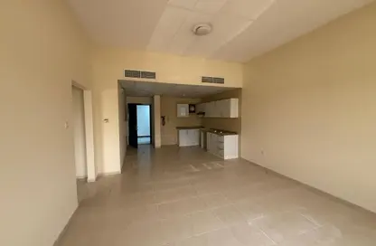 Apartment - 1 Bedroom - 1 Bathroom for rent in Building 4 - Yasmin Village - Ras Al Khaimah