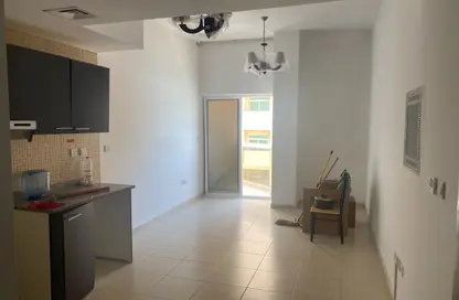 Apartment - Studio - 1 Bathroom for rent in Silicon Gates 2 - Silicon Gates - Dubai Silicon Oasis - Dubai