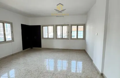 Office Space - Studio - 1 Bathroom for rent in Lake Tower - Al Majaz 1 - Al Majaz - Sharjah