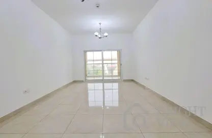 شقة - 2 غرف نوم - 3 حمامات للايجار في مسكن فريج - الفرجان - دبي