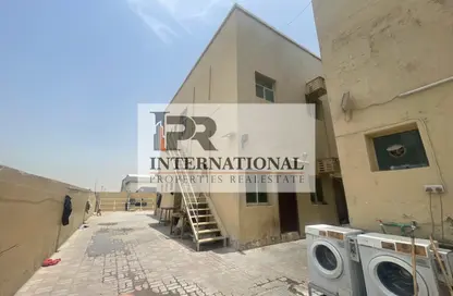 سكن عمال - استوديو - 8 حمامات للايجار في الجرف الصناعية - عجمان