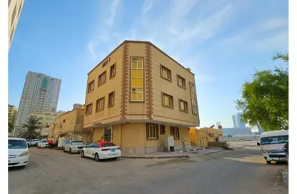 عمارة بالكامل - استوديو - 8 حمامات للبيع في البستان - عجمان