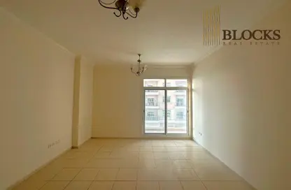 Apartment - 1 Bedroom - 1 Bathroom for rent in Mazaya 7 - Queue Point - Dubai Land - Dubai